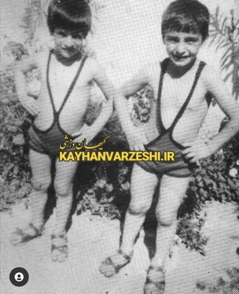 عکس| قدیمیترین امیر و رسول خادم با لباس کشتی در کودکی