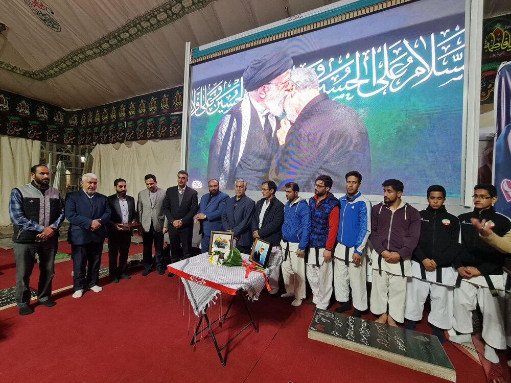 اهدا مدال طلا قهرمانِ کرمانی جهان به شهید هاشمینژاد