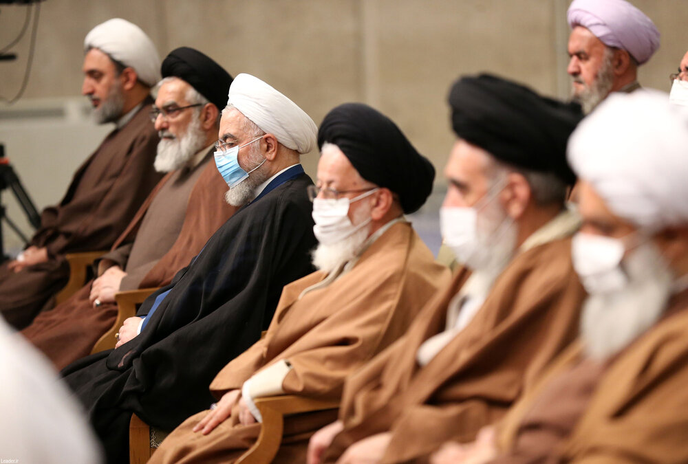 عکس حسن روحانی در دیدار نمایندگان مجلس خبرگان با رهبر انقلاب