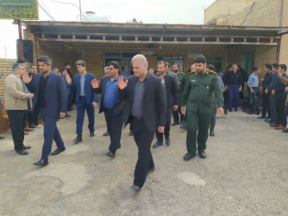 قدردانی فرماندار گتوند از یک طایفه در صالحشهر به دلیل جلوگیری از تیراندازی در مراسم تشییع و خاکسپاری