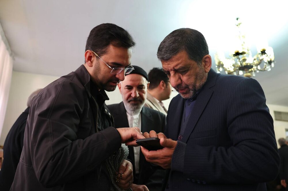 برگزاری مراسم تشییع همسر شهید مطهری در تهران / آنان که آمدند + عکسها