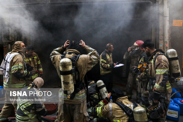 چرایی عدم پرداخت عیدی آتشنشانان/ سریال حریق ساختمانهای ناایمن تا کی ادامه دارد؟