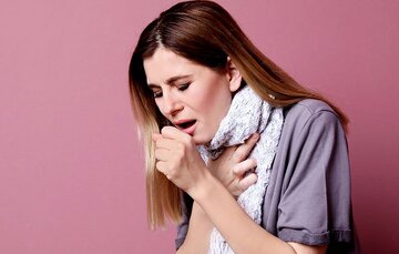 بهترین روشها برای تسکین سرفه/ روغن مالی و ماساژ قفسه سینه موثر است؟ بهترین روشها برای تسکین سرفه/ روغن مالی و ماساژ قفسه سینه موثر است؟