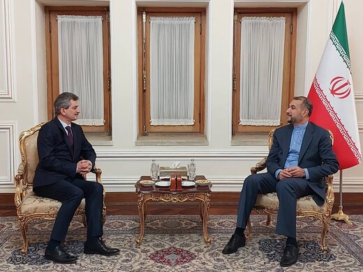 امير عبداللهيان يستقبل السفير التركي بنهاية مهامه الدبلوماسية في طهران