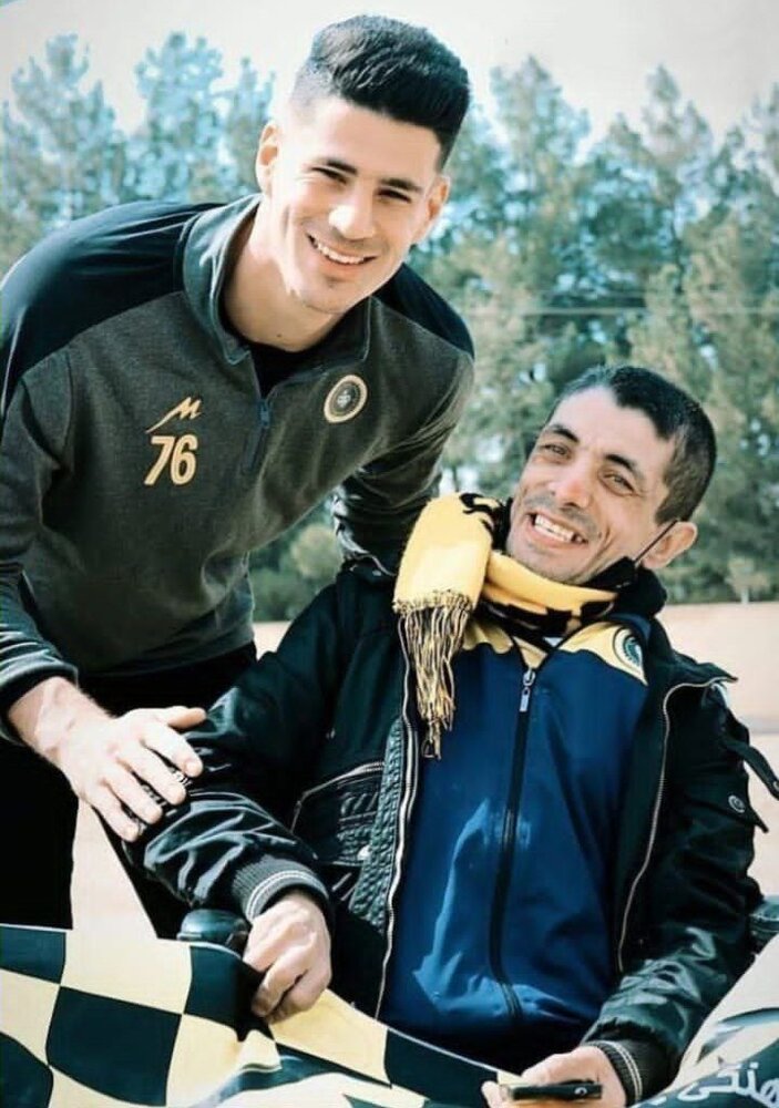 عکس | حرکت زیبای ستاره سپاهان برای یک هوادار