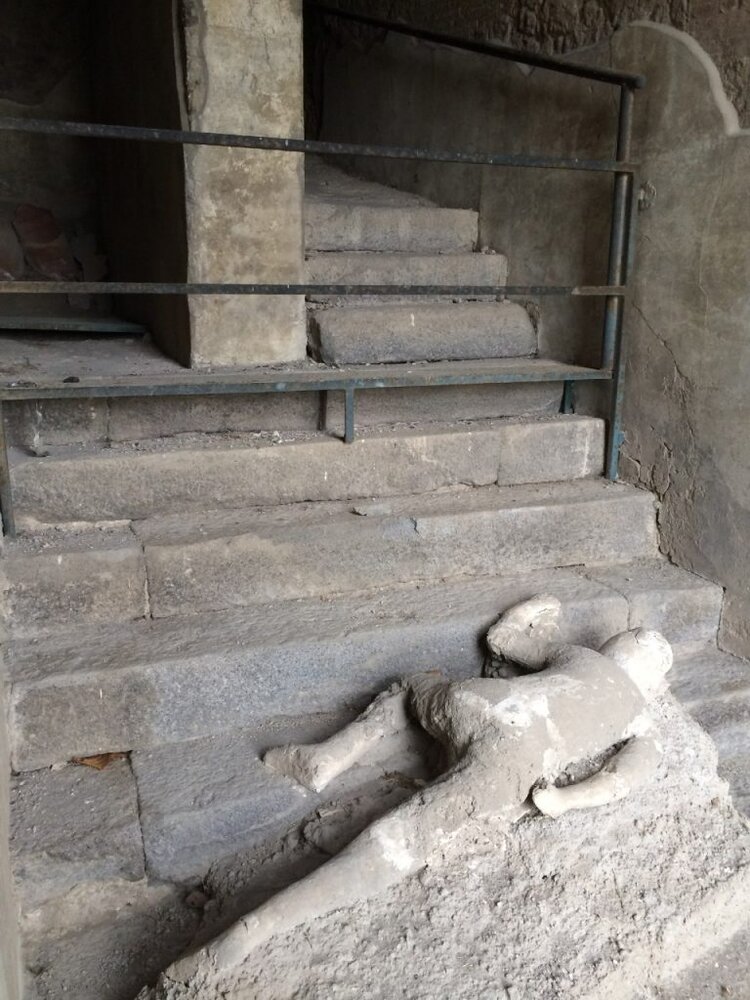 فاجعهای که مردم یک شهر را به سنگ تبدیل کرد/ عکس