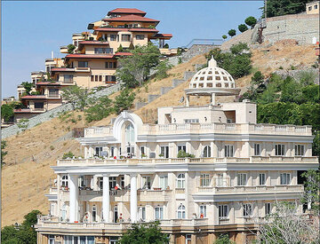 حمله شدید خبرگزاری دولت به مجلس / اتهام: «دست و دلبازی برای کاخ‌نشینان»
