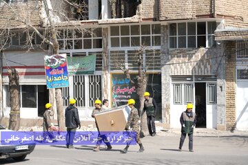 یک ماه پس از زمین‌لرزه شدید خوی