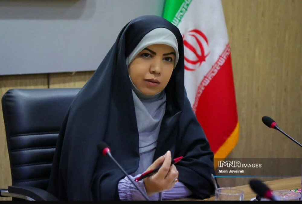 علائم مسمومیت بین 15 تا 45 دقیقه؛ 800 دانشآموز در قم، 400 نفر در بروجرد / «مسمومیت استنشاقی غیر قابل انکار است» 2