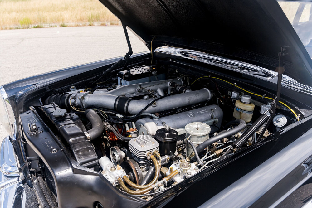 لیموزین استثنایی مرسدسبنز در ایران! / عکس