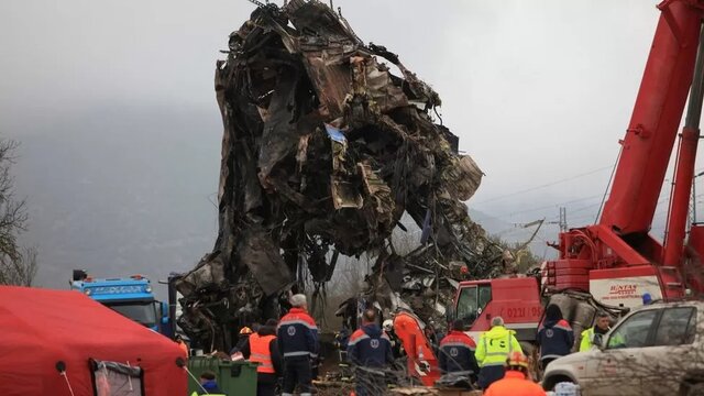 5818924 - افزایش تلفات حادثه تصادف ۲ قطار در یونان