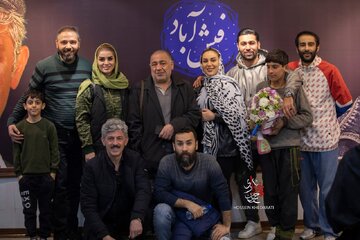 نمایش یک تئاتر برای کودکان کار