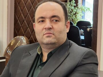 شهردار اطاقور قطار شهرداری اطاقور روی ریل سازندگی پیش می رود