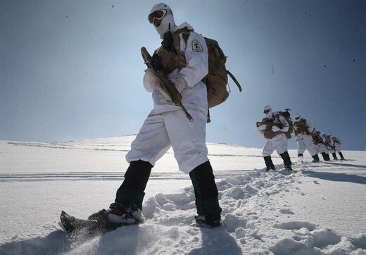 ببینید | تمرین نیروهای ویژه پلیس در کوهستان برفی