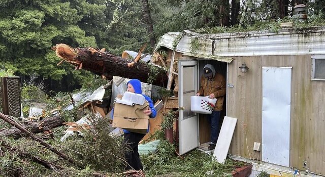 بلایی که طوفان سر آمریکا آورد/ تعطیلی گسترده در کالیفرنیا بهخاطر برف سنگین