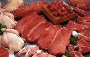 قیمت گوشت قرمز نزولی می‌شود/ واردات گوشت با کیفیت تازه از رومانی و استرالیا