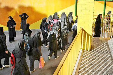 مسمومیت دانش‌آموزان به زنجان رسید/ ۲۹ دانش‌آموز دختر بستری شدند