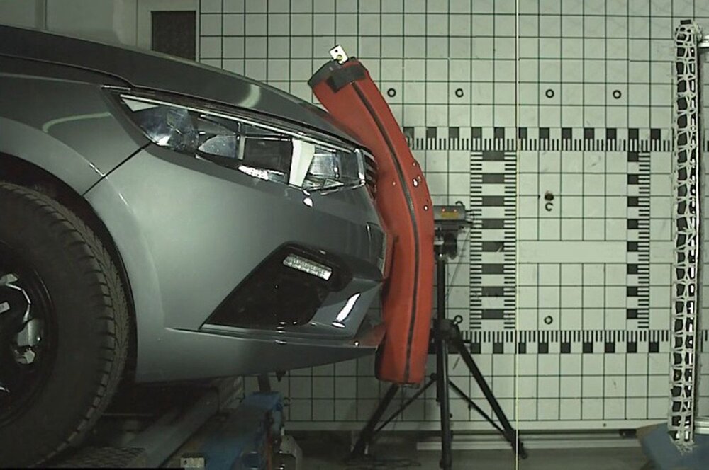 تلخ اما واقعی: تارای بدلی میلیاردی «ایرانخودرو» گرانتر از مدل اصل فرانسوی!