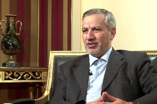 مهاجرانی به گفتوگو نشست / «برهنگی تمام» را نشانه هنر و آزادی زن میدانند / براندازان «پیروز» را به نظام ربط دادند / صداوسیما، «بسیار ناکارآمد» است
