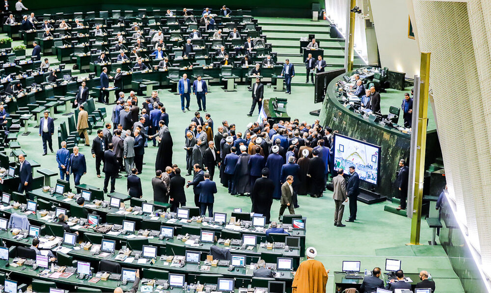 مجلس درباره گرانی ارز به دولت هشدار داده بود