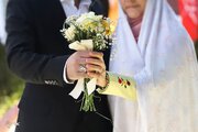 عکس | نشستن عروس جوان پشت فرمان مرسدس بنز در ازدواج دانشجویی دانشگاه تهران
