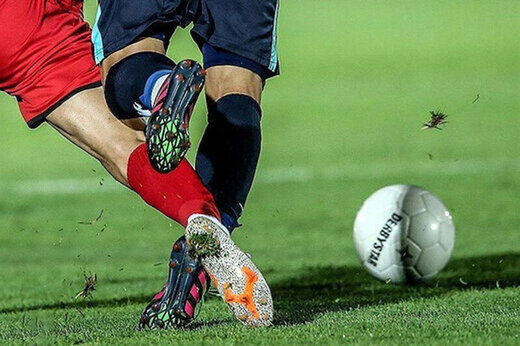 ببینید | جزئیات تلخ از مرگ ناگوار یک بازیکن در زمین فوتبال از زبان محمد سیانکی