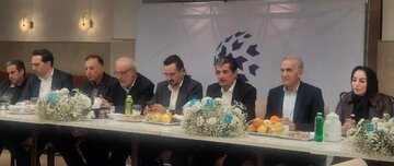 مشارکت در مسئولیت‌های اجتماعی را وظیفه انسانی خود می‌دانیم
