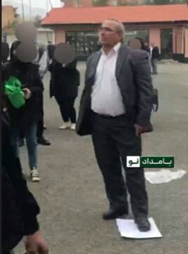 پلاکارد «زن، زندگی، آزادی» زیر پای معاون حراست دانشگاه علامه طباطبایی + عکس