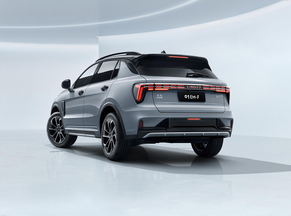 تصاویر | حمله با کراس اوور سوئدی شریک « ولوو » به ماشین چینی های ۳ میلیاردی بازار تهران؟