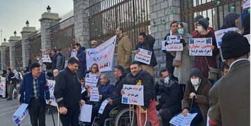 بی‌توجهی دولت به جامعه معلولان؛ ۵۰ درصد بودجه بهزیستی پرداخت نشد/ «تامین هزینه نگهداری از افراد دارای معلولیت برای خانواده‌ها آسان نیست»