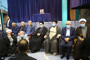 5822673 - تشییع پیکر غفوری‌فرد در حسینیه جماران/ کدام چهره‌های سیاسی آمدند؟ + عکس‌ها