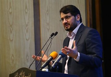 وزير الطرق : زيادة التجارة بين إيران وتركمانستان الى مليار دولار في المستقبل القريب / نمو الترانزيت بنسبة 25٪