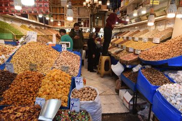 عکس | قابی جنجالی از دل پایتخت؛ فروش آجیل قسطی در تهران!