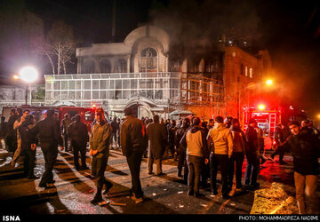 طنز : دیوارنوردان سفارت !/ خاصیت ذاتی است که دیوارنوردیم! طنز : دیوارنوردان سفارت !/ خاصیت ذاتی است که دیوارنوردیم!