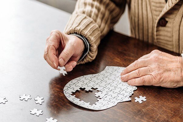 10 علامت هشدار دهنده بیماری آلزایمر / بعد از تشخیص بیماری آلزایمر چه باید کرد؟ 2