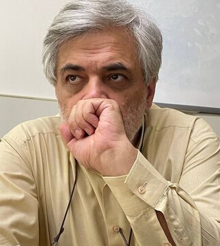 هشدار مهاجری به «جناب آقای دولت!» درباره «یک پوست خربزه دیگر زیر پای رئیسی» هشدار مهاجری به «جناب آقای دولت!» درباره «یک پوست خربزه دیگر زیر پای رئیسی»