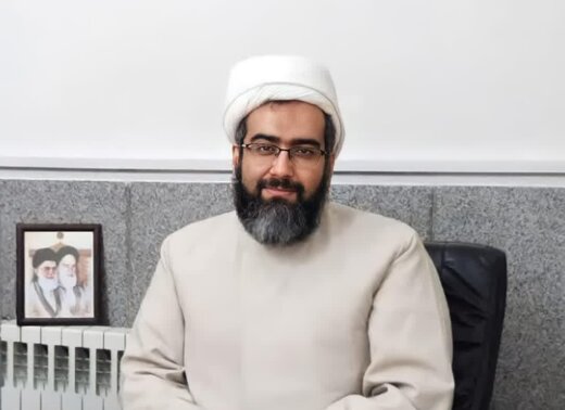 اجرای استندآپکمدی توسط روحانیون تنزل روحانیت است