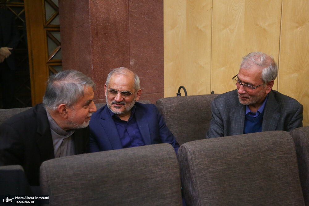 چهرههای حاضر در مراسم «ختم» مادر حجاریان + عکسها