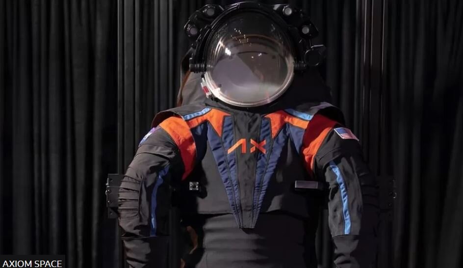 رونمایی از لباس جدید فضانوردان برای سفر به ماه