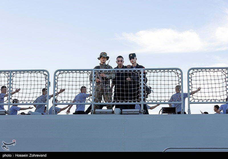 استقبال ناوهای ایران از ناو گروههای چین و روسیه در آبهای کشورمان+ عکسها