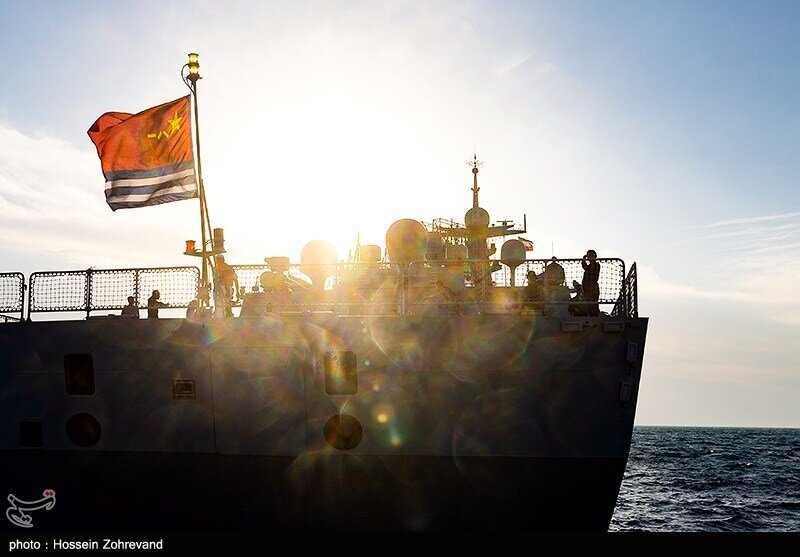 استقبال ناوهای ایران از ناو گروههای چین و روسیه در آبهای کشورمان+ عکسها