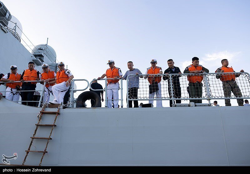«استقبال» ناوهای ایران از ناو گروههای چین و روسیه در آبهای کشورمان+ عکسها