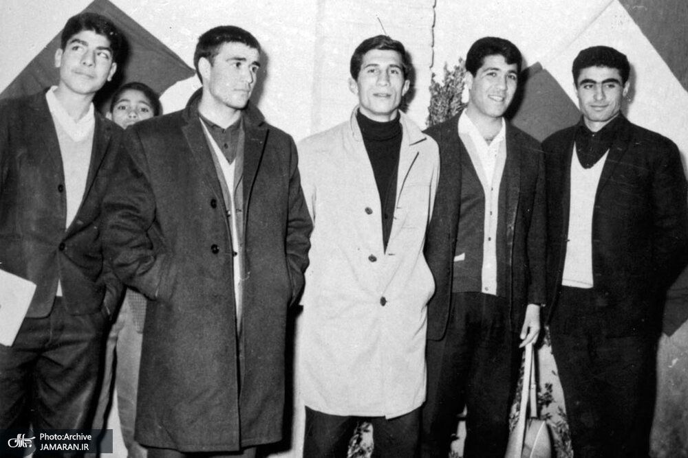 تصاویر کمتر دیدهشده از زندگانی مرحوم سیداحمد خمینی 9 تصاویر کمتر دیدهشده از زندگانی مرحوم سیداحمد خمینی