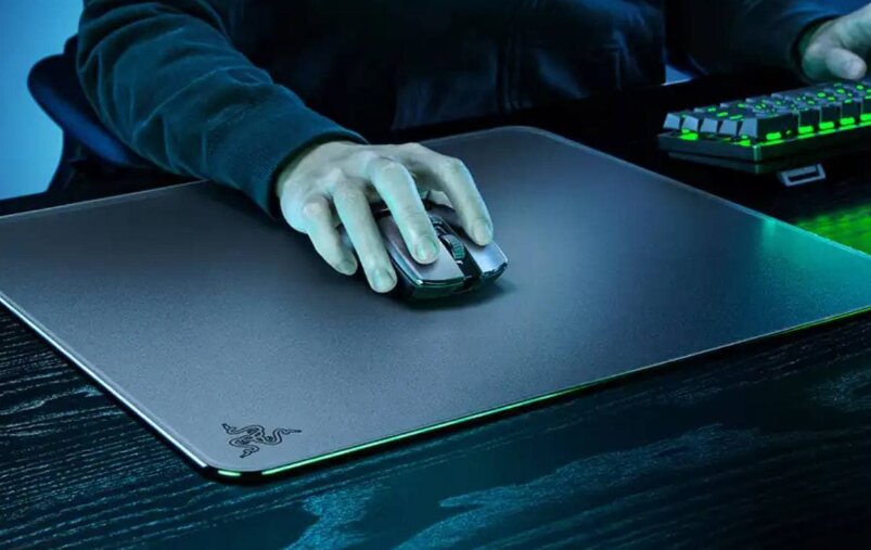 قیمت باورنکردنی یک ماوس پد شیشهای بدون هیچ امکانات خاصی / عکس