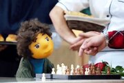 ببینید | کل‌کل بی‌ادبانه‌ بچه با علی شادمان در بازی شطرنج
