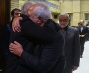 اشک‌های صالحی در آغوش ظریف + عکس‌