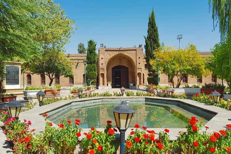 تهران قدیم | داروهای حراجی اتریش در داروخانه نظامی تهران؛ نخستین داروی خارجی که وارد ایران شد / عکس 2