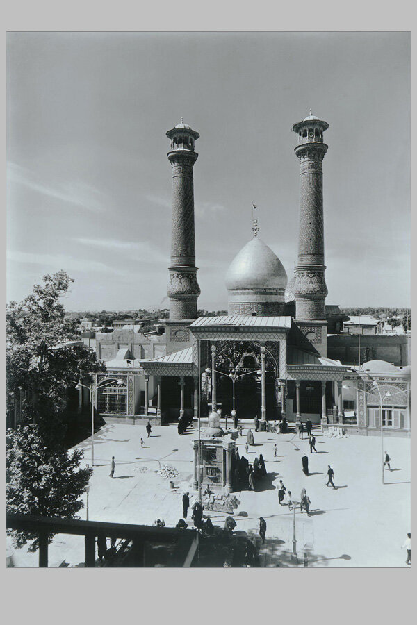 تحویل سال نو زیر گنبد فیروزهای/ دید و بازدید نوروزی رمضان در حرم