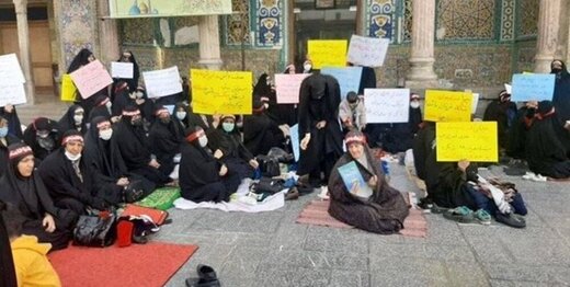 کمپین «مطالبات بانوان عفیفه بست‌نشین از قوای سه‌گانه» / هدف: مبارزه با «فتنه کشف حجاب» + عکس‌ها