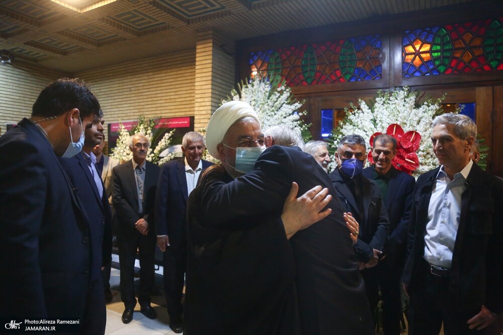 قابهای جالب در مراسم ختم برادر علیاکبر صالحی / از روحانی و ظریف تا جهانگیری و سیدحسن خمینی و... + عکسها 5